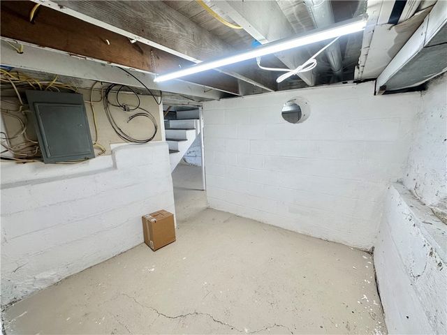 409 S Summit St, Derry Boro, PA 15627