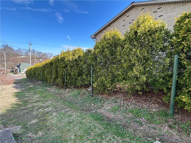 409 S Summit St, Derry Boro, PA 15627