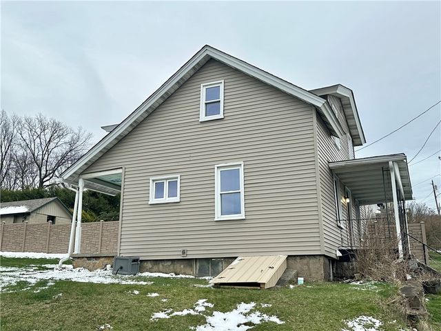 409 S Summit St, Derry Boro, PA 15627