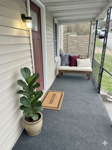 409 S Summit St, Derry Boro, PA 15627