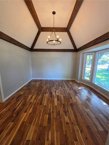9600 W 105TH Terrace, Overland Park, KS 66212