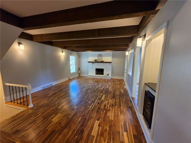 9600 W 105TH Terrace, Overland Park, KS 66212