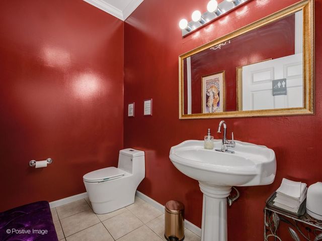 3248 N SHEFFIELD Avenue 1, Chicago, IL 60657