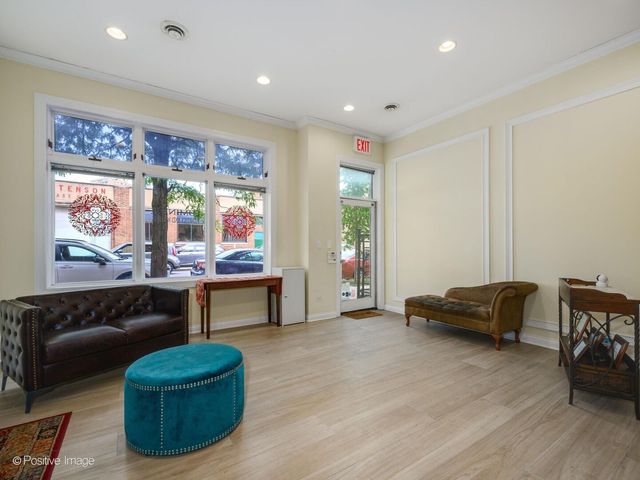 3248 N SHEFFIELD Avenue 1, Chicago, IL 60657