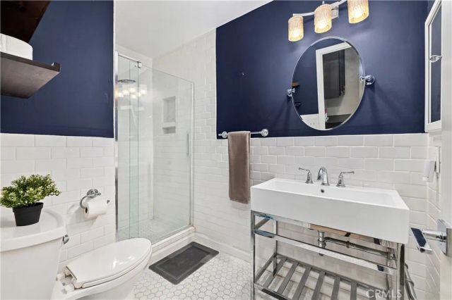 5570 Lakeview Drive, La Verne, CA 91750