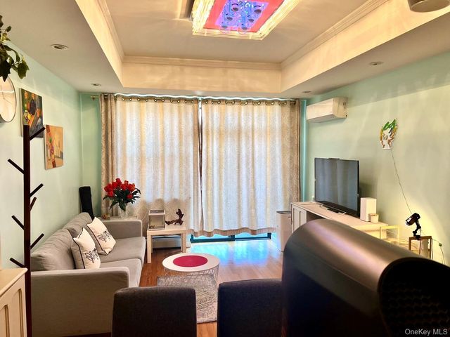 142-18 38 Avenue 3G, Flushing, NY 11354