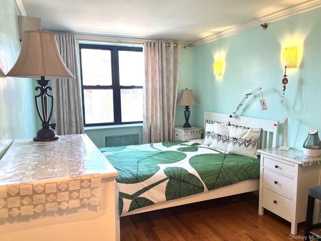 142-18 38 Avenue 3G, Flushing, NY 11354