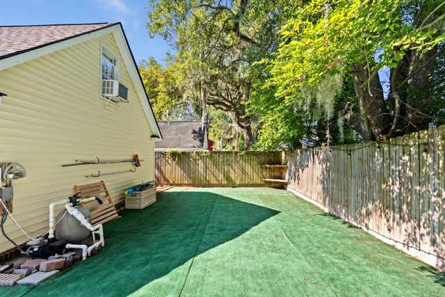 306 Anadale Court, North Charleston, SC 29418