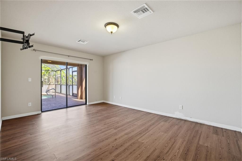 Image 17 of property listing at 2809 NW 2nd ST, Cape Coral, FL 33993