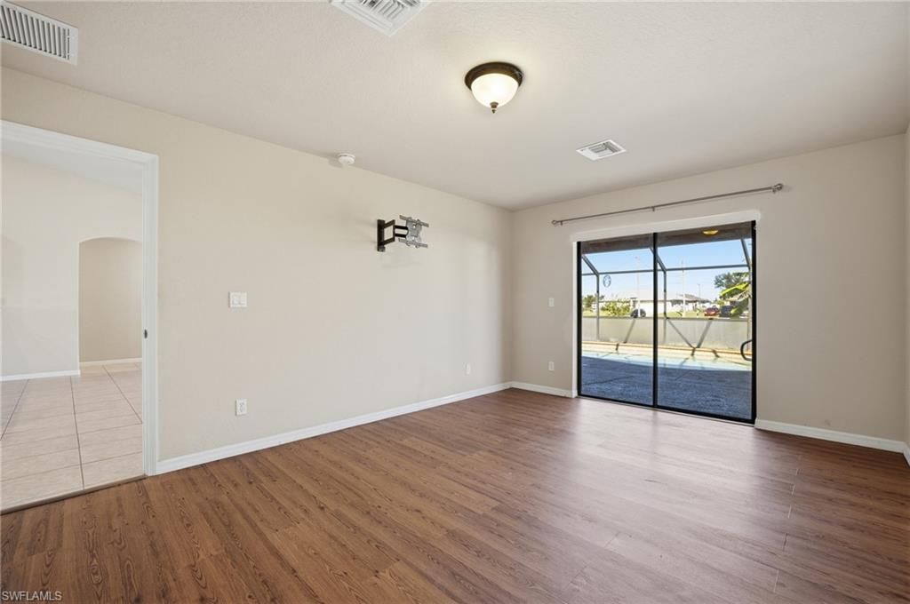 Image 18 of property listing at 2809 NW 2nd ST, Cape Coral, FL 33993