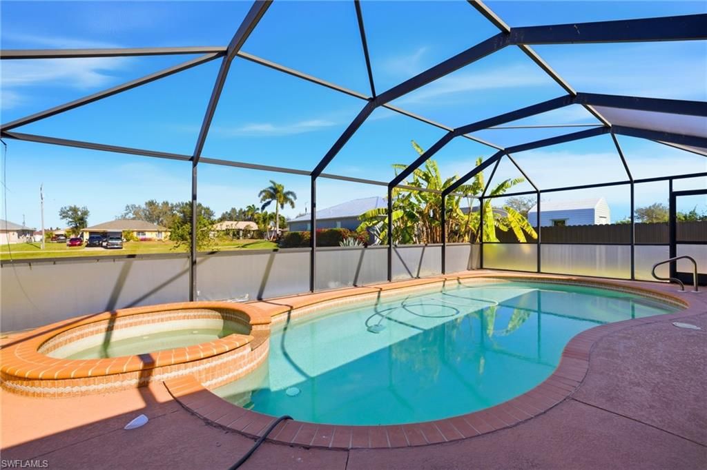 Image 32 of property listing at 2809 NW 2nd ST, Cape Coral, FL 33993