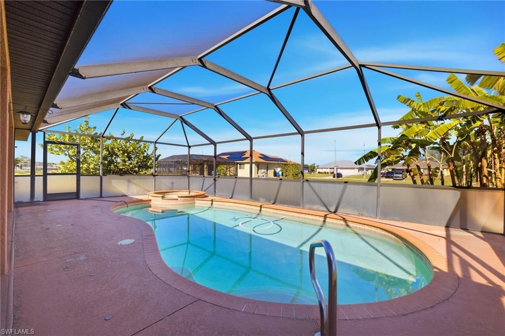 Image 33 of property listing at 2809 NW 2nd ST, Cape Coral, FL 33993