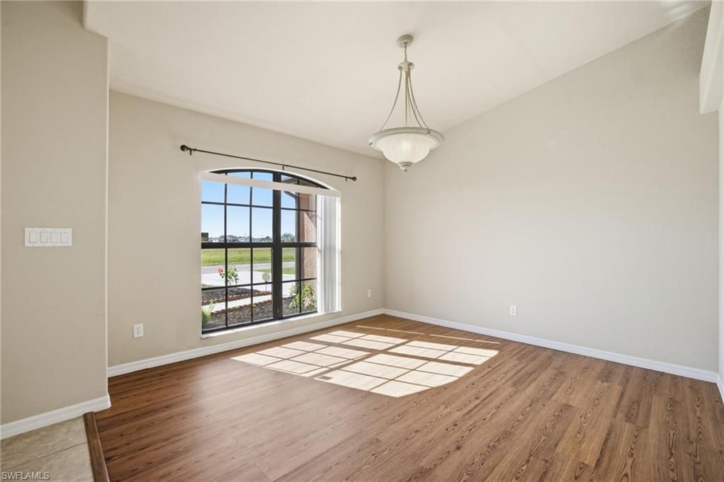 Image 4 of property listing at 2809 NW 2nd ST, Cape Coral, FL 33993