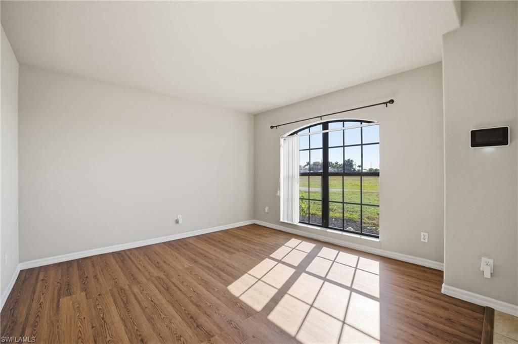 Image 5 of property listing at 2809 NW 2nd ST, Cape Coral, FL 33993