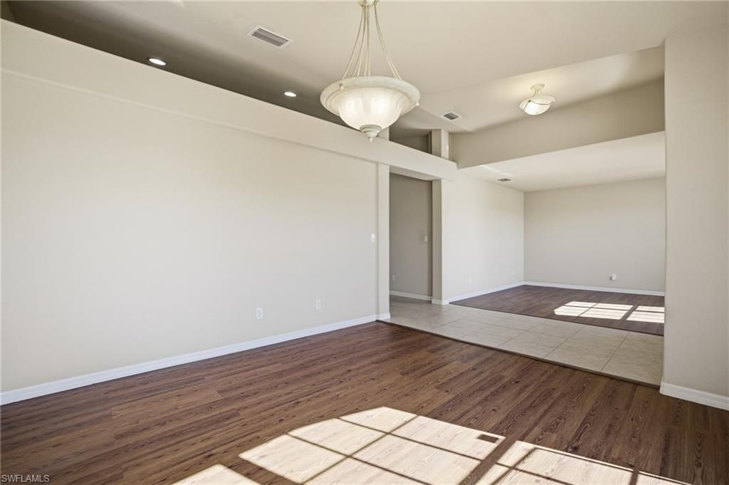 Image 7 of property listing at 2809 NW 2nd ST, Cape Coral, FL 33993