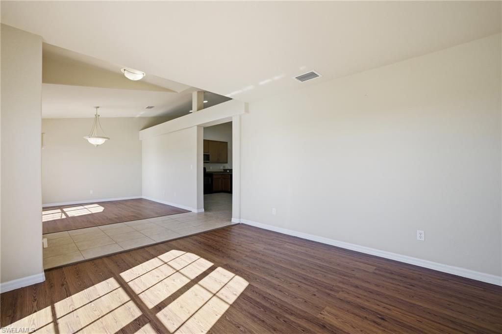 Image 8 of property listing at 2809 NW 2nd ST, Cape Coral, FL 33993