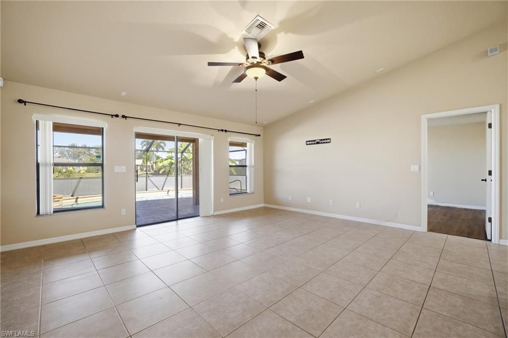 Image 9 of property listing at 2809 NW 2nd ST, Cape Coral, FL 33993