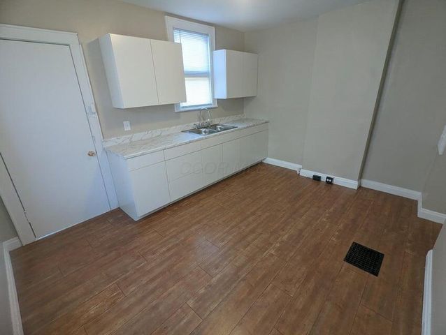 1564-1566 E Blake Avenue, Columbus, OH 43211