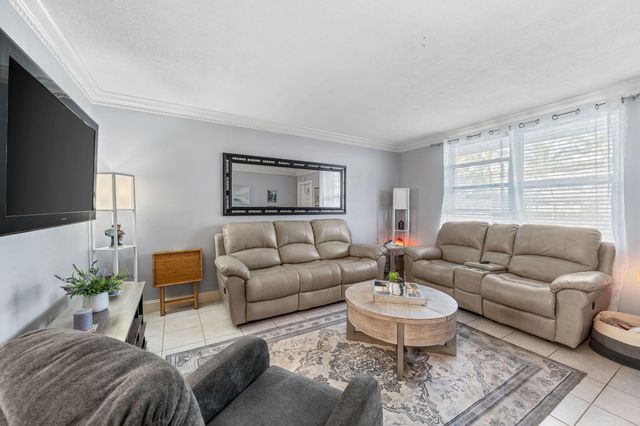 2565 S Ocean Boulevard 108, Palm Beach, FL 33480