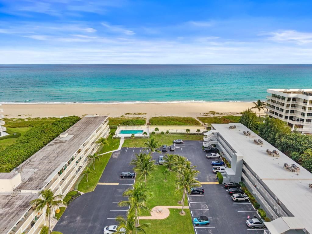 Image 22 of property listing at 2565 S Ocean Boulevard 108, Palm Beach, FL 33480