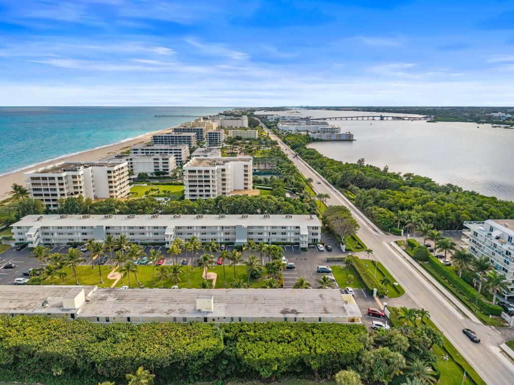 Image 24 of property listing at 2565 S Ocean Boulevard 108, Palm Beach, FL 33480