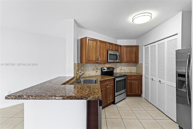 6292 NW 186th St 301, Hialeah, FL 33015