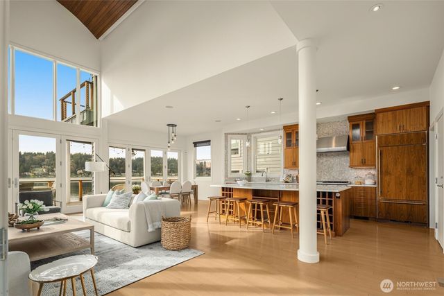 6007 Hazelwood Lane SE, Bellevue, WA 98006