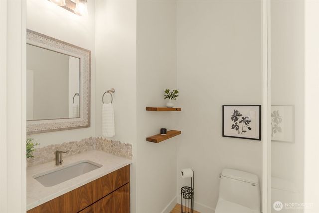 6007 Hazelwood Lane SE, Bellevue, WA 98006