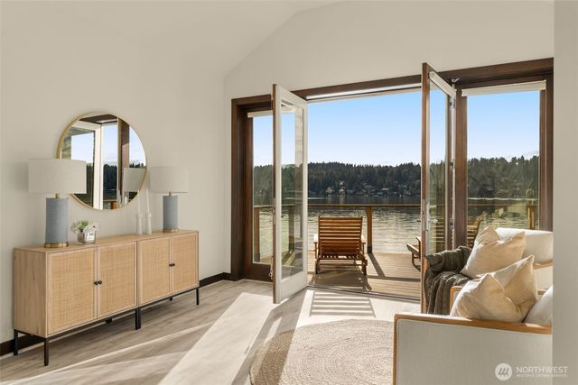 6007 Hazelwood Lane SE, Bellevue, WA 98006