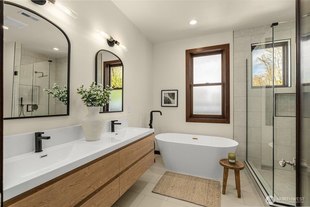 6007 Hazelwood Lane SE, Bellevue, WA 98006