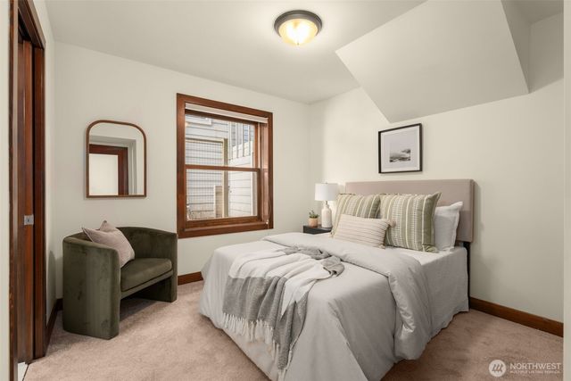 6007 Hazelwood Lane SE, Bellevue, WA 98006