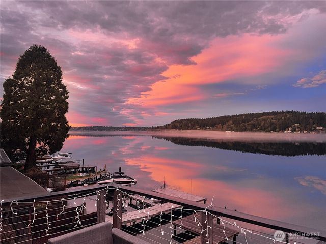 6007 Hazelwood Lane SE, Bellevue, WA 98006