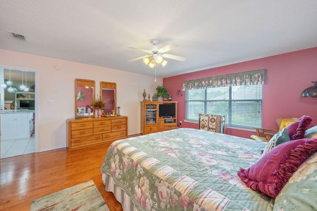 5863 Hunting Meadows Drive, Crestview, FL 32536