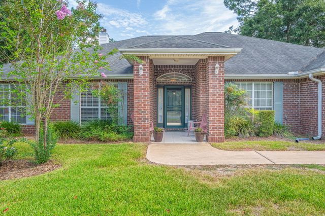 5863 Hunting Meadows Drive, Crestview, FL 32536