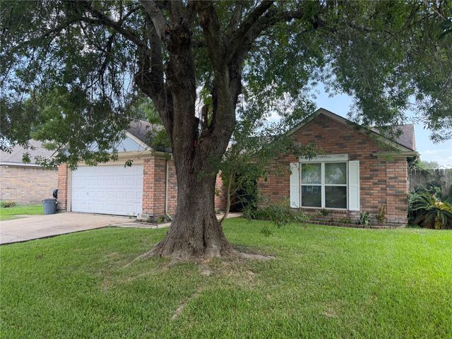 9810 Brookview Drive, La Porte, TX 77571