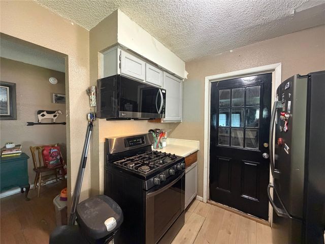 9810 Brookview Drive, La Porte, TX 77571