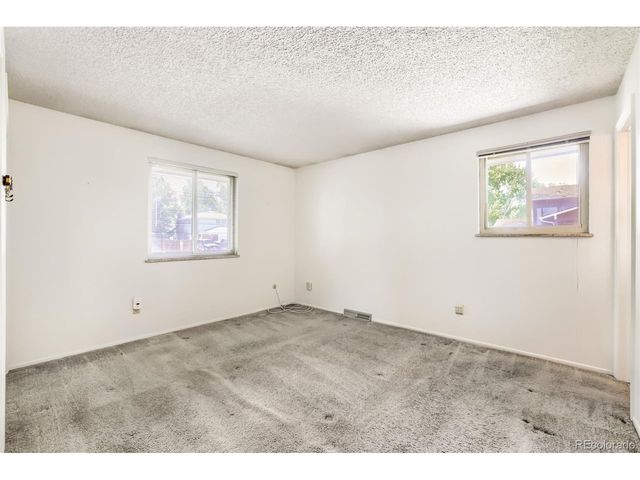 2190 S Flower St, Lakewood, CO 80227