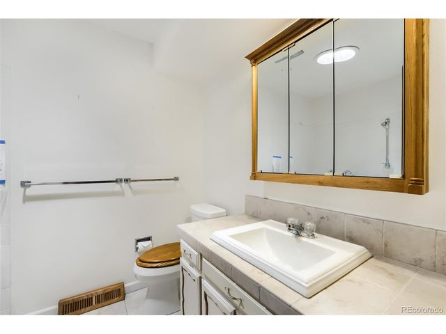 2190 S Flower St, Lakewood, CO 80227