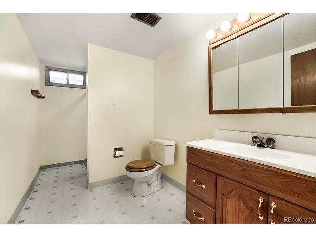2190 S Flower St, Lakewood, CO 80227
