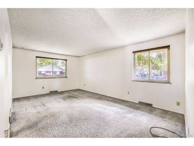 2190 S Flower St, Lakewood, CO 80227