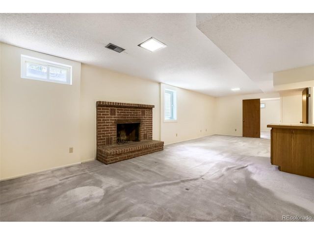 2190 S Flower St, Lakewood, CO 80227