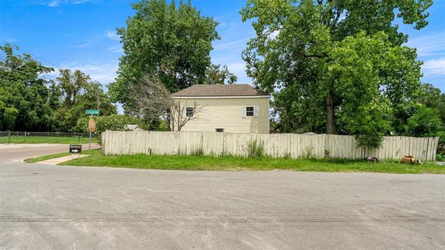 10107 S DIVISION AVENUE, Hampton, FL 32044