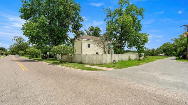 10107 S DIVISION AVENUE, Hampton, FL 32044