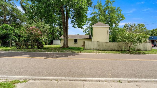 10107 S DIVISION AVENUE, Hampton, FL 32044