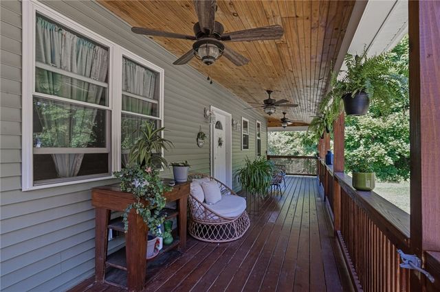 585 East Avenue, Burrillville, RI 02830