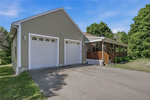 585 East Avenue, Burrillville, RI 02830