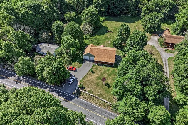 585 East Avenue, Burrillville, RI 02830