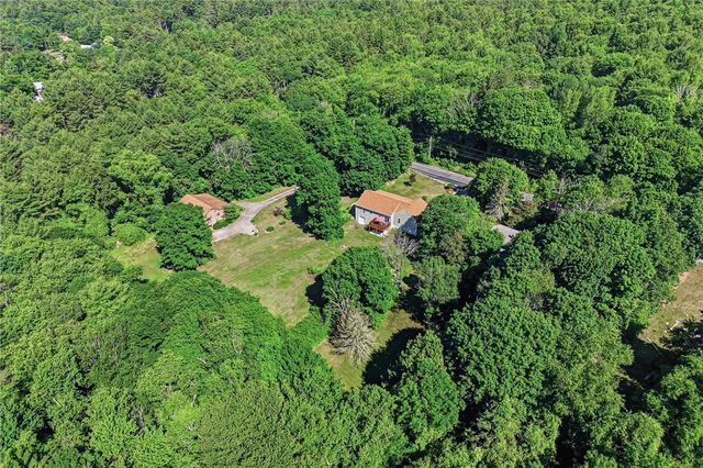 585 East Avenue, Burrillville, RI 02830