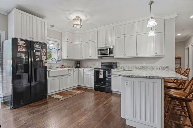 585 East Avenue, Burrillville, RI 02830