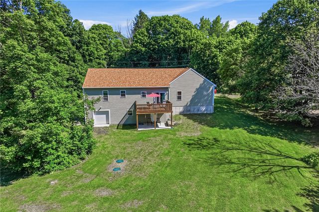 585 East Avenue, Burrillville, RI 02830